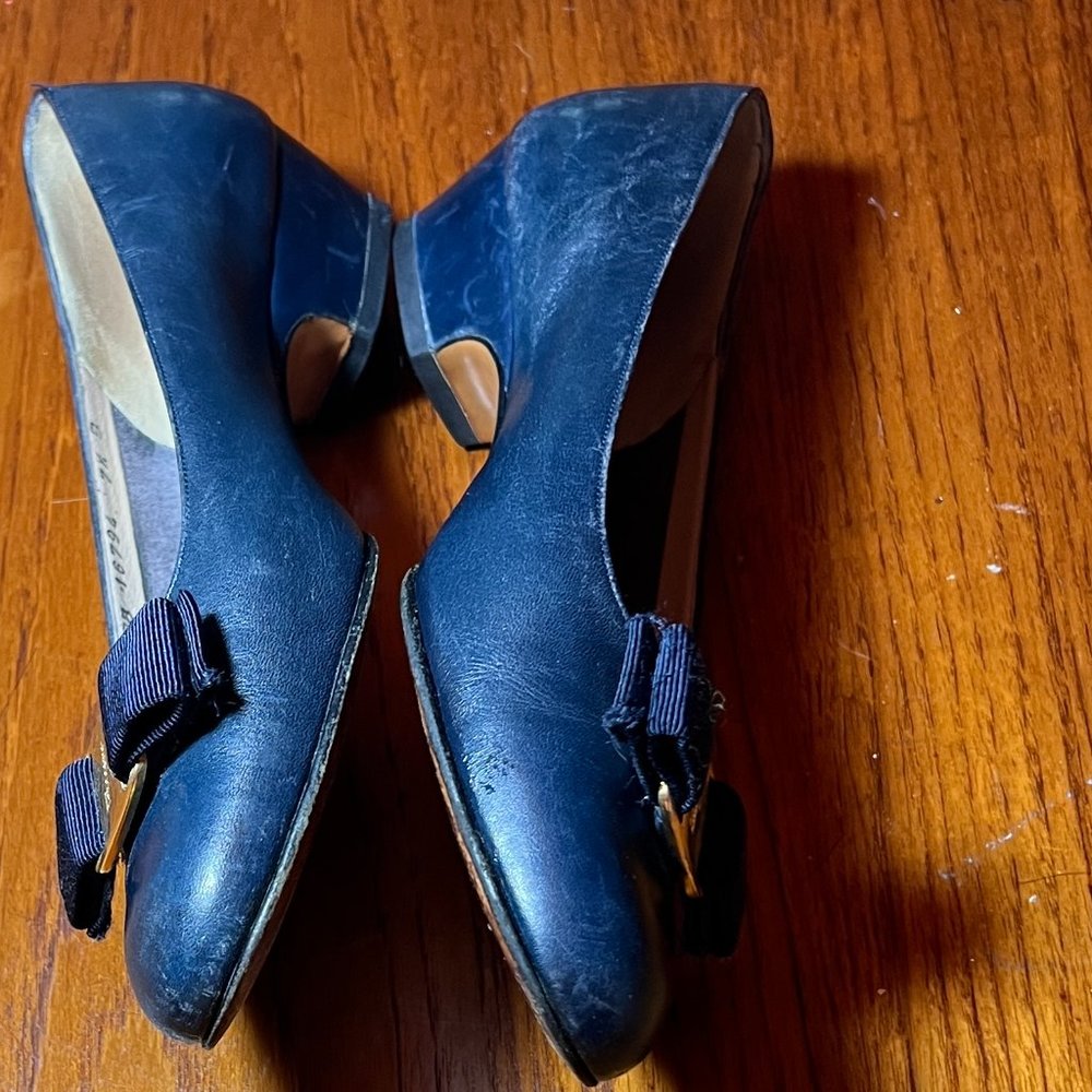 Salvatore Ferragamo Vara Bow Navy shoe 7.5 - Picture 3 of 5